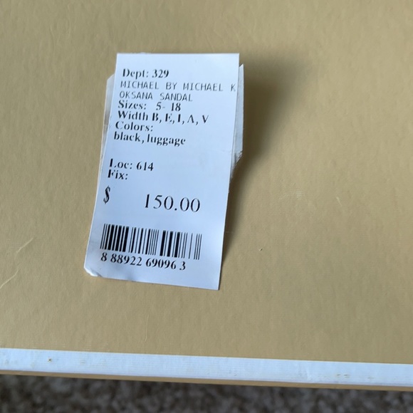 Michael Michael Kors Oksana Sandal - Picture 16 of 16